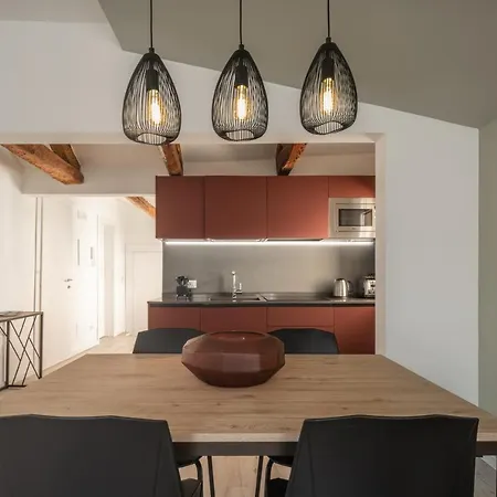 Apartamento Sant'aponal Cozy With Balcony R&r *