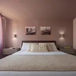 Διαμέρισμα Sant'aponal Cozy With Balcony R&r *