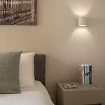 Sant'aponal Cozy With Balcony R&r Διαμέρισμα