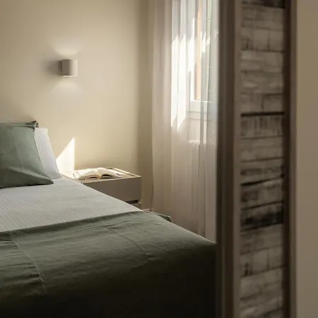 Sant'aponal Cozy With Balcony R&r Venice