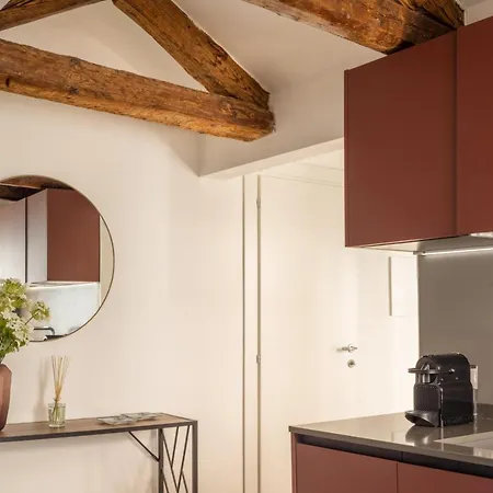 Sant'aponal Cozy With Balcony R&r البندقية